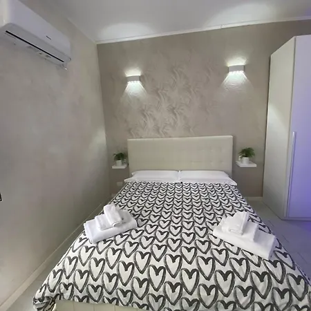 Newhouse Dante Apartment Bari